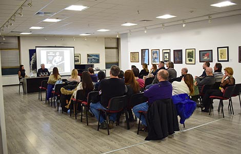 knjiga između krajnosti promovisana u lazarevcu laguna knjige