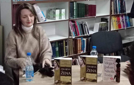 ana atanasković održala promociju u aleksandrovačkoj narodnoj biblioteci laguna knjige